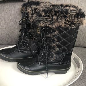 Khombu quilted lace-up outdoor rubber bottom warm mid-calf snow boots